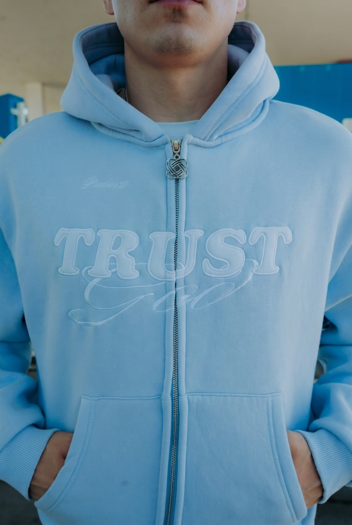 Trust God Zipper - Hellblau