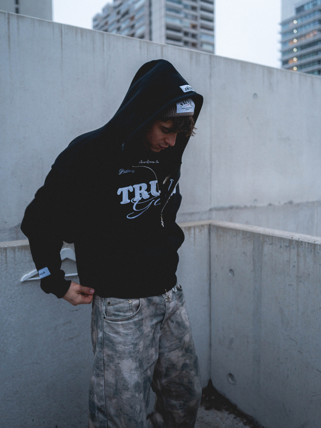 Trust God Zipper