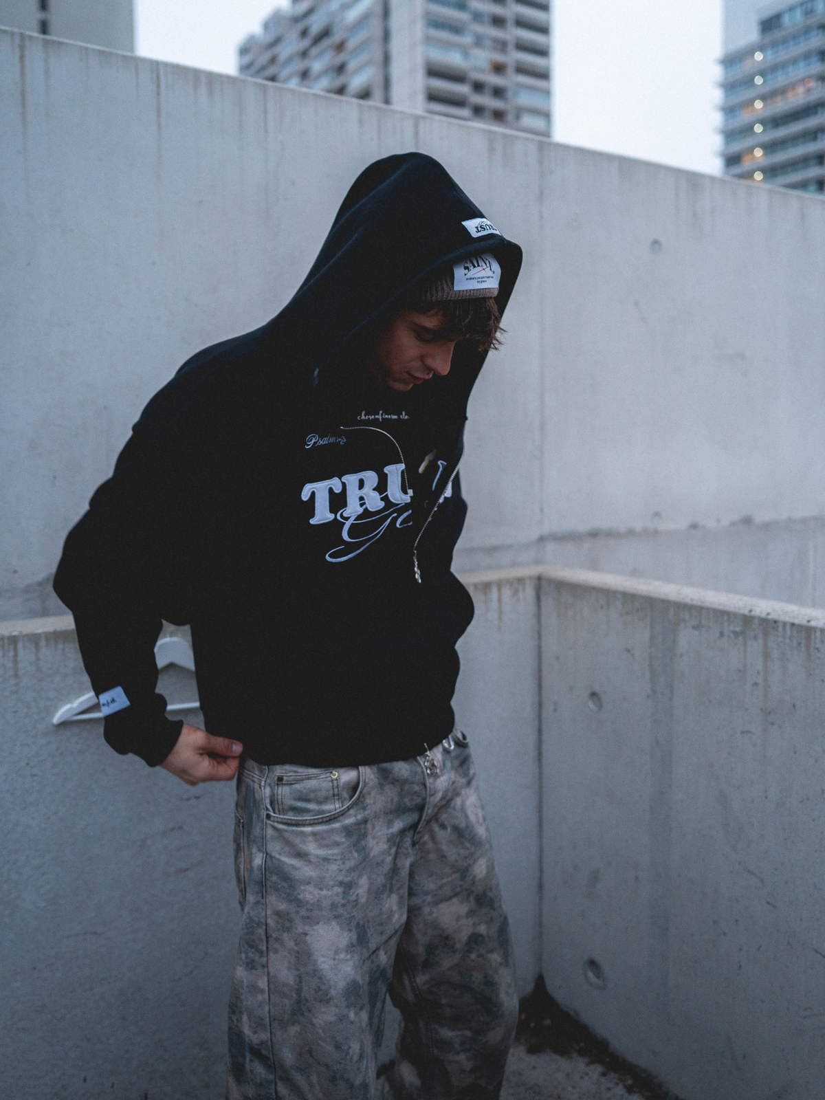 Trust God Zipper